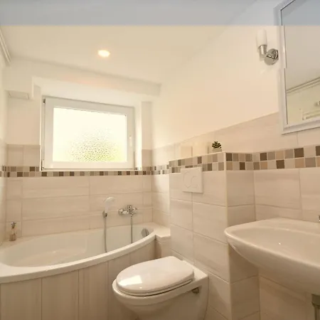 Fewo1846 - Fuchsbau - Souterrain-wohnung Mit 3 Schlafzimmern Und 2 Baedern