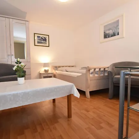 Daire Fewo1846 - Fuchsbau - Souterrain-wohnung Mit 3 Schlafzimmern Und 2 Baedern Flensburg
